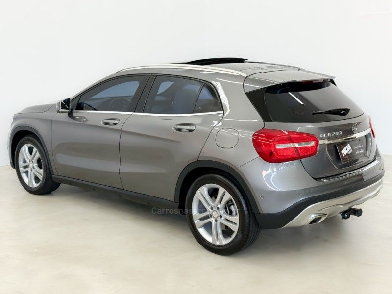 MERCEDES-BENZ GLA 200 1.6 CGI VISION 16V TURBO 2014/2015 FOCAR VEÍCULOS CAXIAS DO SUL / Carros no Vale
