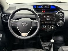 TOYOTA ETIOS 1.3 X 16V 2017/2018 FOCAR VEÍCULOS CAXIAS DO SUL / Carros no Vale