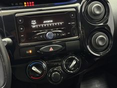 TOYOTA ETIOS 1.3 X 16V 2017/2018 FOCAR VEÍCULOS CAXIAS DO SUL / Carros no Vale