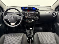 TOYOTA ETIOS 1.3 X 16V 2017/2018 FOCAR VEÍCULOS CAXIAS DO SUL / Carros no Vale