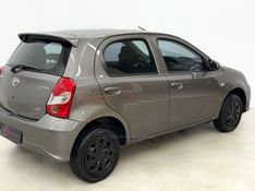 TOYOTA ETIOS 1.3 X 16V 2017/2018 FOCAR VEÍCULOS CAXIAS DO SUL / Carros no Vale