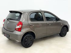 TOYOTA ETIOS 1.3 X 16V 2017/2018 FOCAR VEÍCULOS CAXIAS DO SUL / Carros no Vale