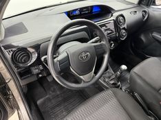 TOYOTA ETIOS 1.3 X 16V 2017/2018 FOCAR VEÍCULOS CAXIAS DO SUL / Carros no Vale