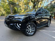 TOYOTA HILUX SW4 2.8 SRX 4X4 16V TURBO INTERCOOLER 2017/2018 KASPER VEÍCULOS DOIS IRMÃOS / Carros no Vale