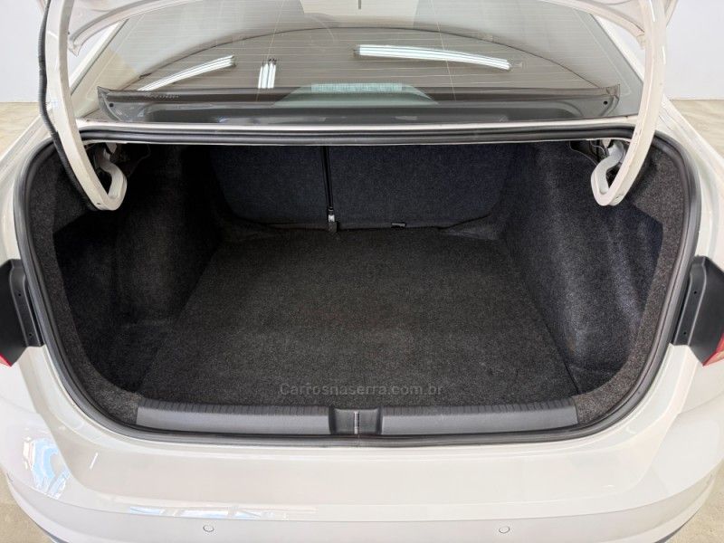 VOLKSWAGEN VIRTUS 1.0 200 TSI COMFORTLINE 2022/2022 FOCAR VEÍCULOS CAXIAS DO SUL / Carros no Vale