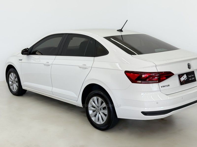 VOLKSWAGEN VIRTUS 1.0 200 TSI COMFORTLINE 2022/2022 FOCAR VEÍCULOS CAXIAS DO SUL / Carros no Vale