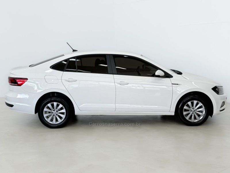 VOLKSWAGEN VIRTUS 1.0 200 TSI COMFORTLINE 2022/2022 FOCAR VEÍCULOS CAXIAS DO SUL / Carros no Vale