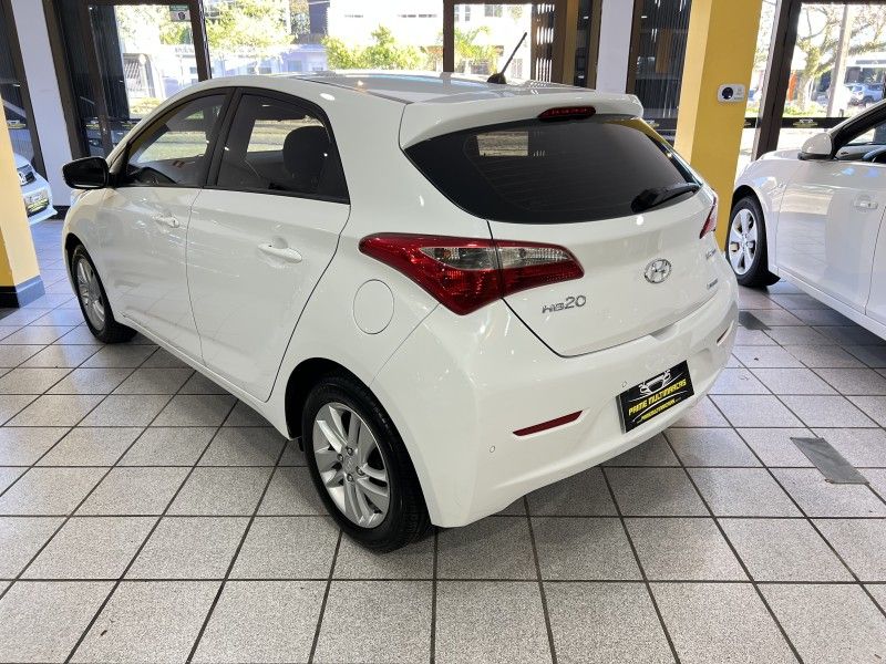 HYUNDAI HB20 1.6 PREMIUM 16V 2014/2014 PRIME MULTIMARCAS CAXIAS DO SUL / Carros no Vale HYUNDAI HB20 1.6 PREMIUM 16V 2014/2014 PRIME MULTIMARCAS CAXIAS DO SUL / Carros no Vale