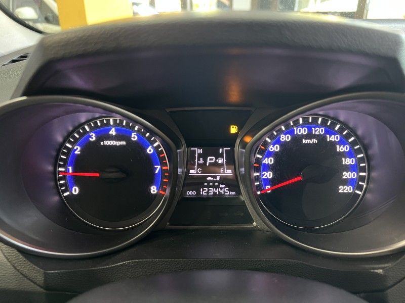 HYUNDAI HB20 1.6 PREMIUM 16V 2014/2014 PRIME MULTIMARCAS CAXIAS DO SUL / Carros no Vale HYUNDAI HB20 1.6 PREMIUM 16V 2014/2014 PRIME MULTIMARCAS CAXIAS DO SUL / Carros no Vale