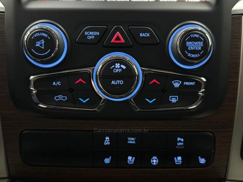 RAM CLASSIC 5.7 LARAMIE V8 HEMI 2022/2022 FOCAR VEÍCULOS CAXIAS DO SUL / Carros no Vale