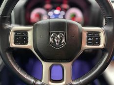 RAM CLASSIC 5.7 LARAMIE V8 HEMI 2022/2022 FOCAR VEÍCULOS CAXIAS DO SUL / Carros no Vale