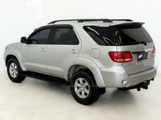 TOYOTA HILUX SW4 3.0 SRV 4X4 16V TURBO INTERCOOLER 2005/2006 FOCAR VEÍCULOS CAXIAS DO SUL / Carros no Vale
