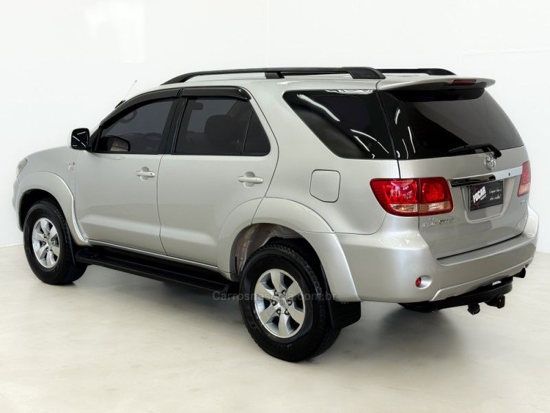 TOYOTA HILUX SW4 3.0 SRV 4X4 16V TURBO INTERCOOLER 2005/2006 FOCAR VEÍCULOS CAXIAS DO SUL / Carros no Vale