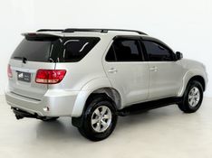 TOYOTA HILUX SW4 3.0 SRV 4X4 16V TURBO INTERCOOLER 2005/2006 FOCAR VEÍCULOS CAXIAS DO SUL / Carros no Vale