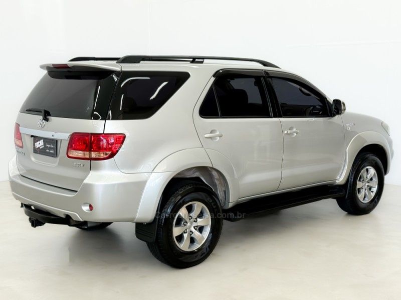 TOYOTA HILUX SW4 3.0 SRV 4X4 16V TURBO INTERCOOLER 2005/2006 FOCAR VEÍCULOS CAXIAS DO SUL / Carros no Vale