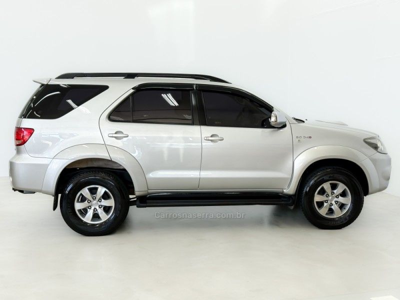 TOYOTA HILUX SW4 3.0 SRV 4X4 16V TURBO INTERCOOLER 2005/2006 FOCAR VEÍCULOS CAXIAS DO SUL / Carros no Vale