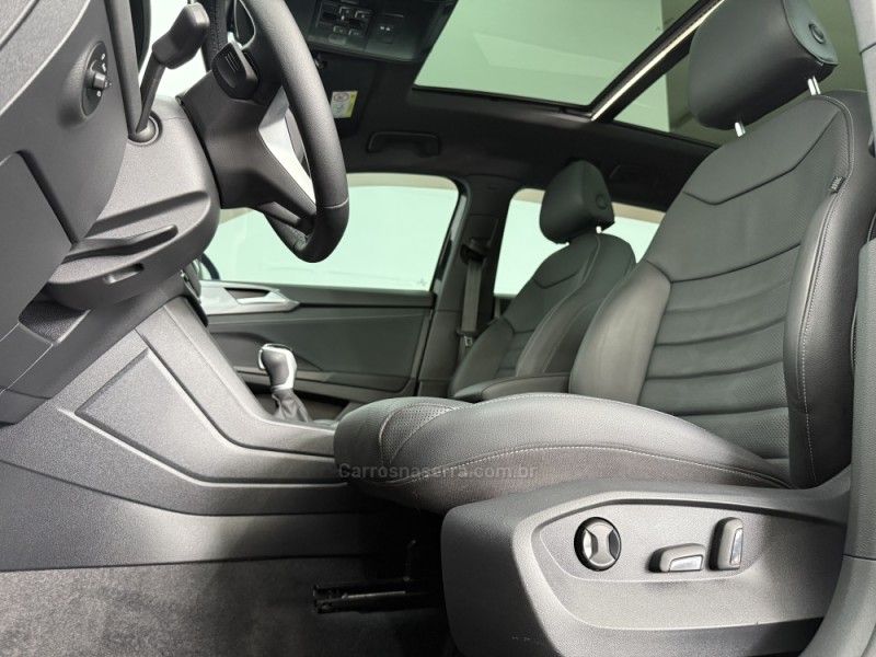 VOLKSWAGEN TAOS 1.4 16V HIGHLINE TSI 2023/2023 FOCAR VEÍCULOS CAXIAS DO SUL / Carros no Vale