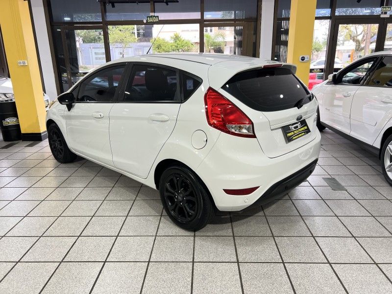FORD FIESTA 1.6 SE HATCH 16V 2018/2018 PRIME MULTIMARCAS CAXIAS DO SUL / Carros no Vale