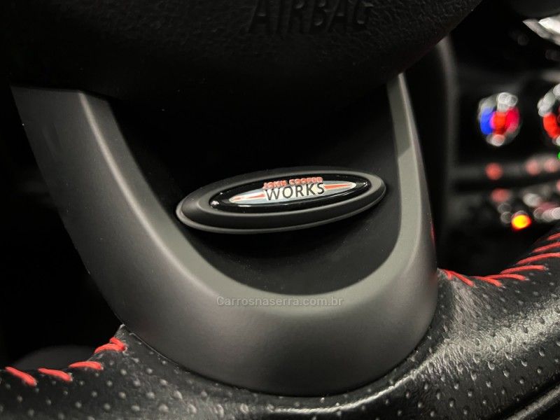 MINI COOPER 2.0 S TOP 16V TURBO 2018/2019 ÓTIMA CAR FLORES DA CUNHA / Carros no Vale