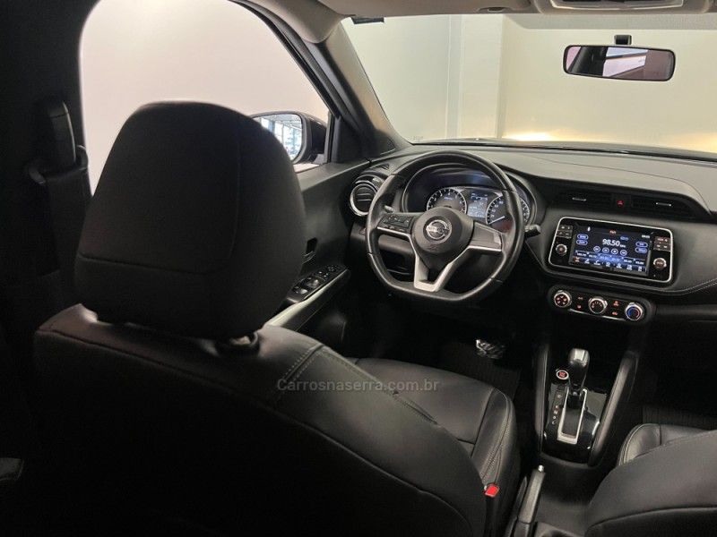 NISSAN KICKS 1.6 16V SV PACK PLUS XTRONIC 2018/2019 ÓTIMA CAR FLORES DA CUNHA / Carros no Vale