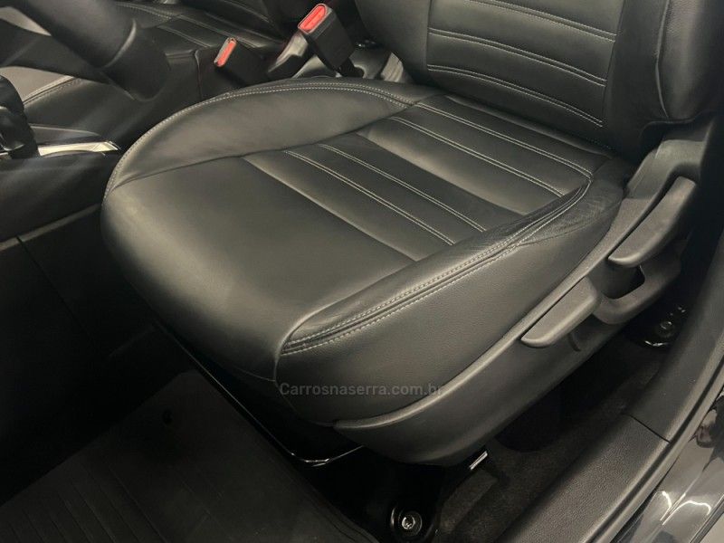 NISSAN KICKS 1.6 16V SV PACK PLUS XTRONIC 2018/2019 ÓTIMA CAR FLORES DA CUNHA / Carros no Vale