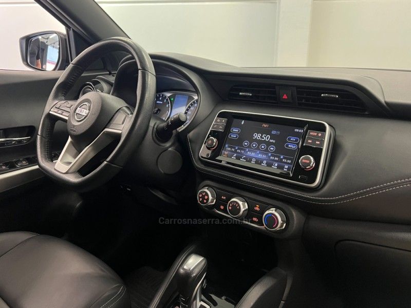 NISSAN KICKS 1.6 16V SV PACK PLUS XTRONIC 2018/2019 ÓTIMA CAR FLORES DA CUNHA / Carros no Vale