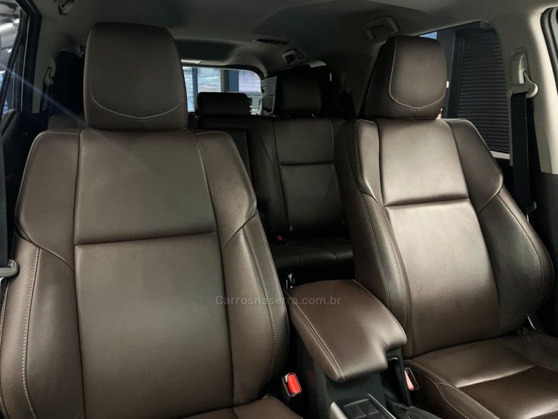 TOYOTA HILUX SW4 2.7 SRV 4X2 16V 7 LUGARES 2018/2019 ÓTIMA CAR FLORES DA CUNHA / Carros no Vale