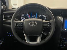 TOYOTA HILUX SW4 2.8 4X4 SRX PLATINUM TURBO 2025/2025 ÓTIMA CAR FLORES DA CUNHA / Carros no Vale