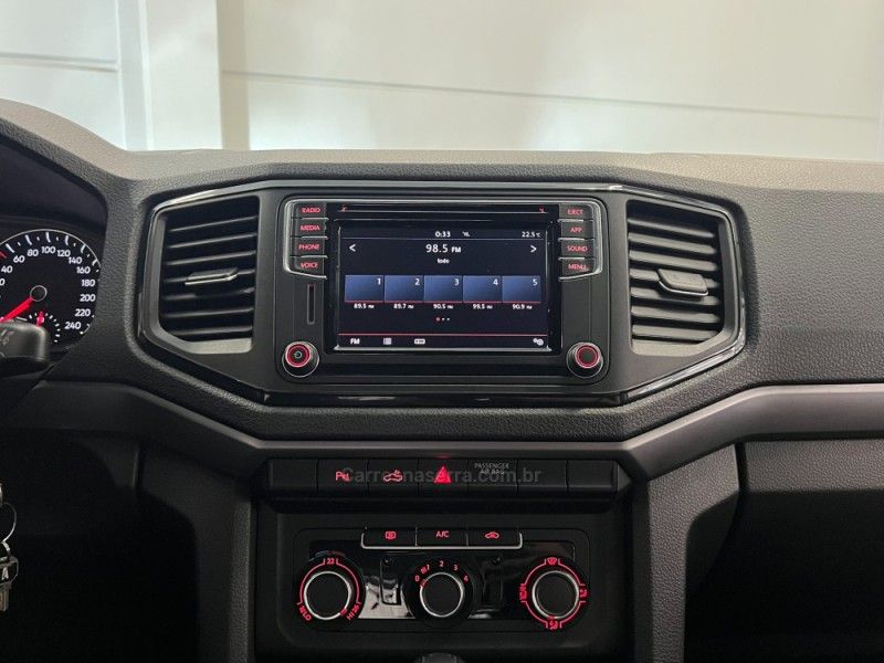 VOLKSWAGEN AMAROK 2.0 TRENDLINE 4X4 CD 16V TURBO INTERCOOLER 2017/2018 ÓTIMA CAR FLORES DA CUNHA / Carros no Vale