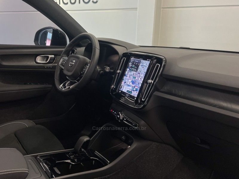 VOLVO XC 40 P8 RECHARGE TWIN ELETRIC ULTIMATE AWD 2022/2023 ÓTIMA CAR FLORES DA CUNHA / Carros no Vale