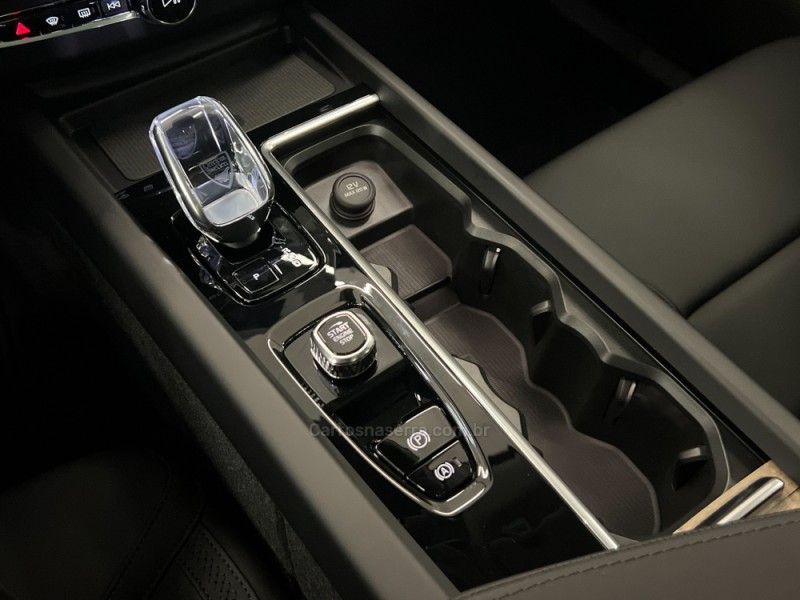 VOLVO XC60 2.0 T8 RECHARGE PLUS AWD HIBRIDO 2025/2026 ÓTIMA CAR FLORES DA CUNHA / Carros no Vale VOLVO XC60 2.0 T8 RECHARGE PLUS AWD HIBRIDO 2025/2026 ÓTIMA CAR FLORES DA CUNHA / Carros no Vale