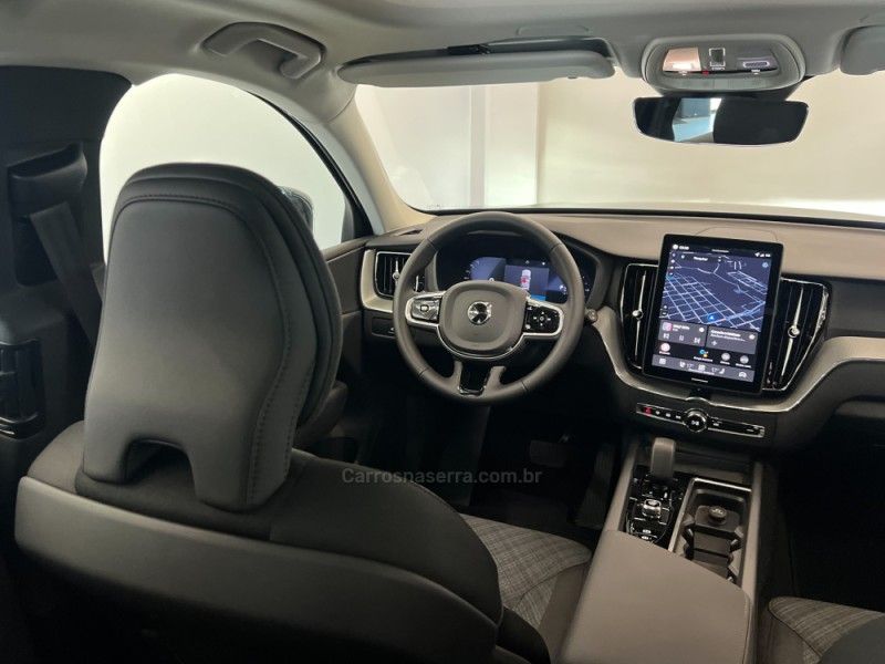 VOLVO XC60 2.0 T8 RECHARGE PLUS AWD HIBRIDO 2025/2026 ÓTIMA CAR FLORES DA CUNHA / Carros no Vale
