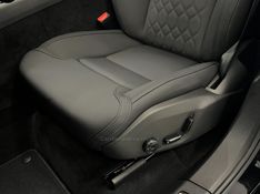 VOLVO XC60 2.0 T8 RECHARGE PLUS AWD HIBRIDO 2025/2026 ÓTIMA CAR FLORES DA CUNHA / Carros no Vale