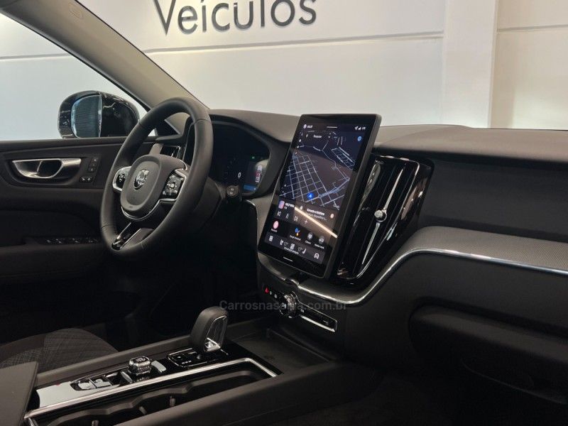 VOLVO XC60 2.0 T8 RECHARGE PLUS AWD HIBRIDO 2025/2026 ÓTIMA CAR FLORES DA CUNHA / Carros no Vale