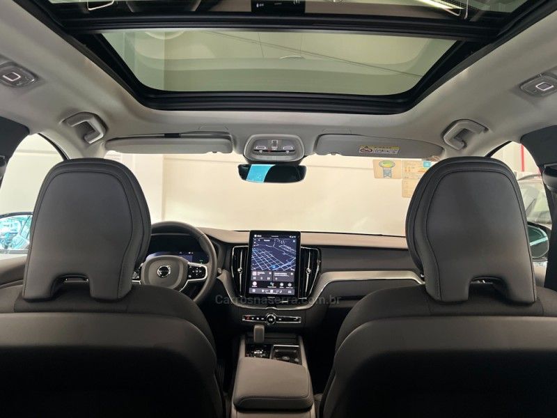 VOLVO XC60 2.0 T8 RECHARGE PLUS AWD HIBRIDO 2025/2026 ÓTIMA CAR FLORES DA CUNHA / Carros no Vale