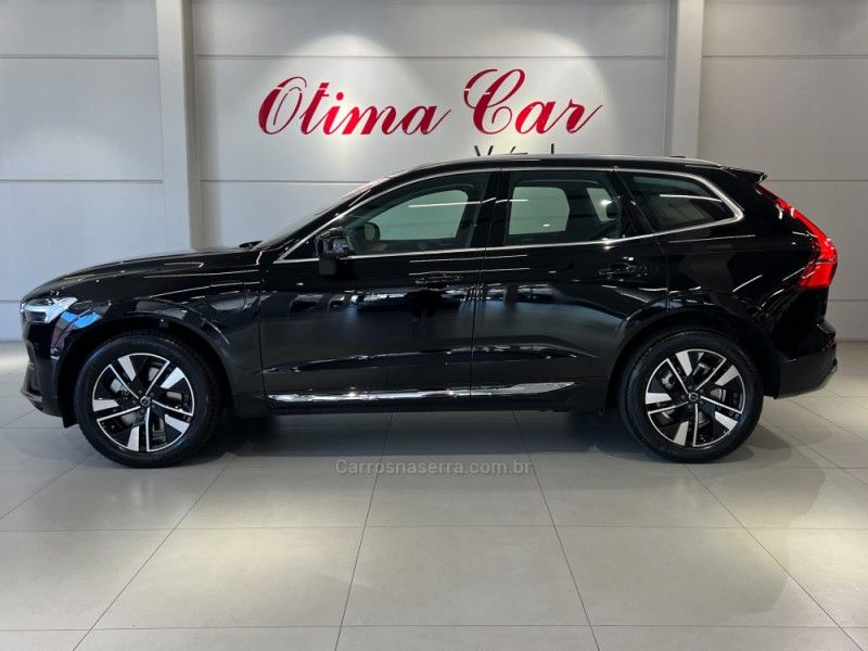 VOLVO XC60 2.0 T8 RECHARGE PLUS AWD HIBRIDO 2025/2026 ÓTIMA CAR FLORES DA CUNHA / Carros no Vale