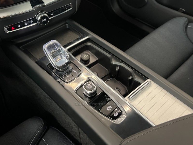 VOLVO XC60 2.0 T8 RECHARGE ULTRA AWD HIBRIDO 2025/2026 ÓTIMA CAR FLORES DA CUNHA / Carros no Vale