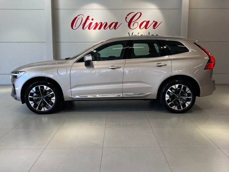 VOLVO XC60 2.0 T8 RECHARGE ULTRA AWD HIBRIDO 2025/2026 ÓTIMA CAR FLORES DA CUNHA / Carros no Vale