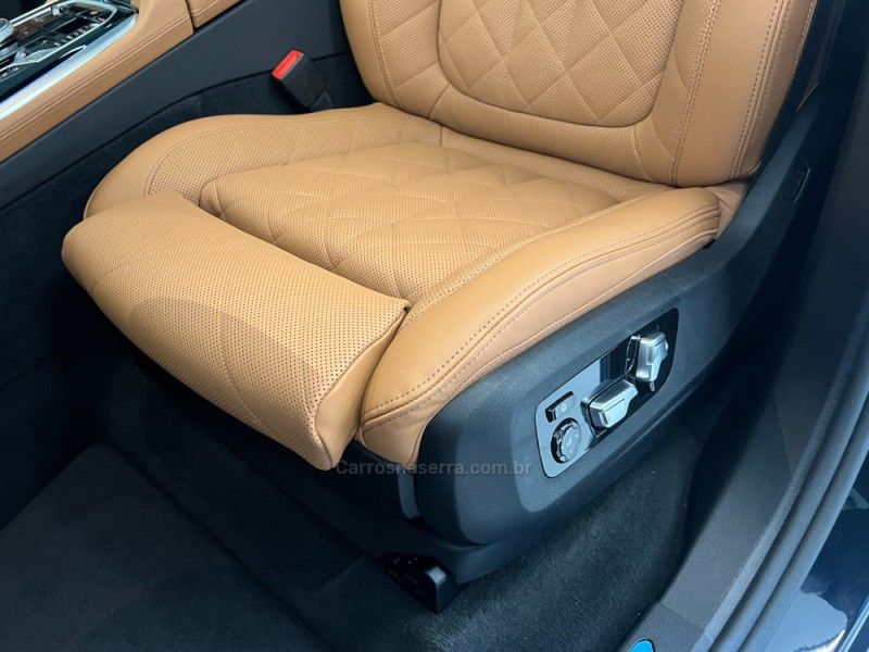 BMW X5 3.0 XDRIVE50E TURBO M SPORT HÍBRIDO 2025/2025 ÓTIMA CAR FLORES DA CUNHA / Carros no Vale