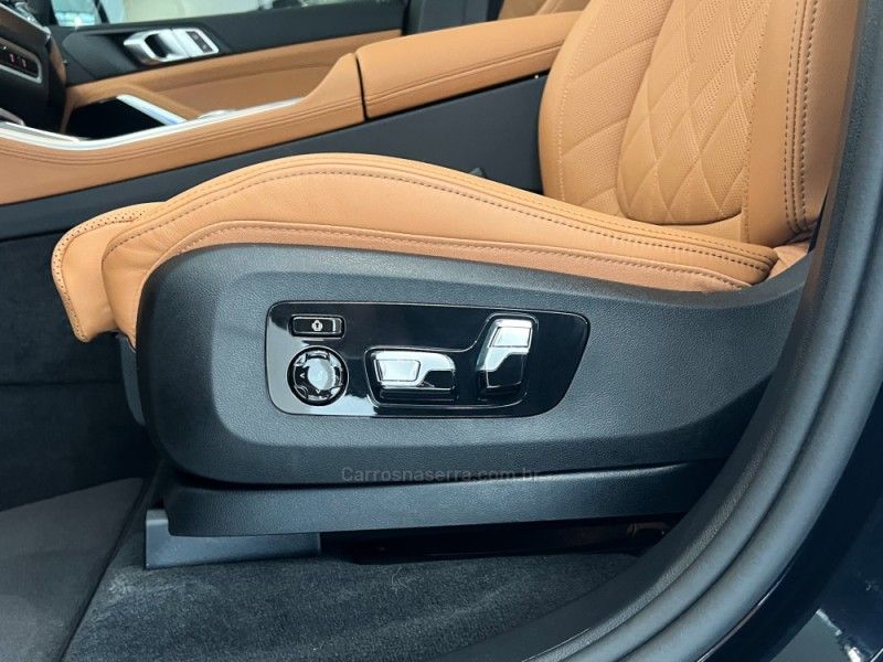 BMW X5 3.0 XDRIVE50E TURBO M SPORT HÍBRIDO 2025/2025 ÓTIMA CAR FLORES DA CUNHA / Carros no Vale