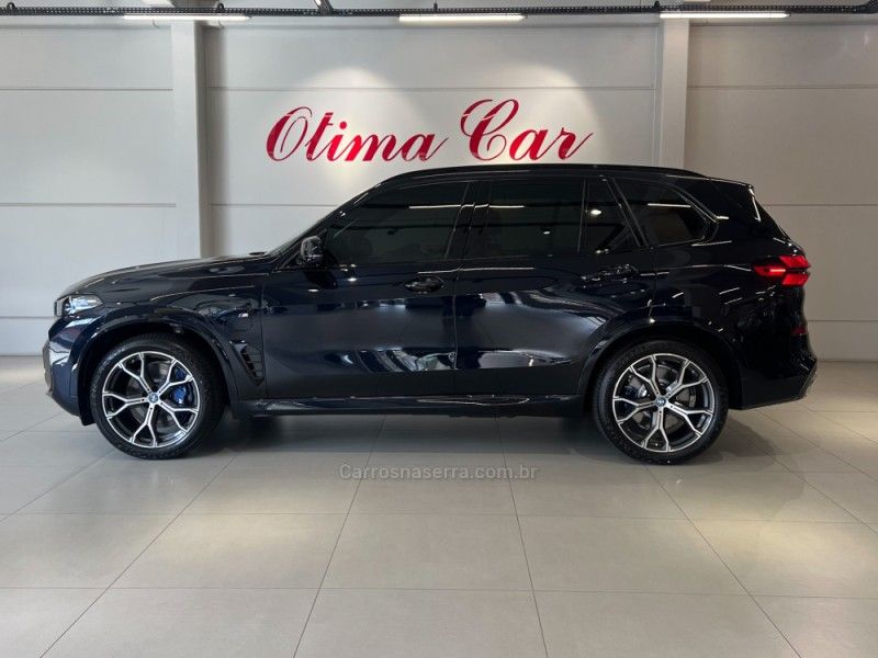 BMW X5 3.0 XDRIVE50E TURBO M SPORT HÍBRIDO 2025/2025 ÓTIMA CAR FLORES DA CUNHA / Carros no Vale