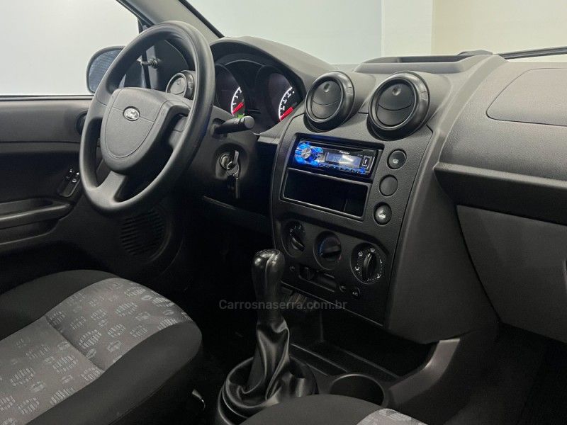 FORD FIESTA 1.0 ROCAM HATCH 8V 2012/2013 ÓTIMA CAR FLORES DA CUNHA / Carros no Vale