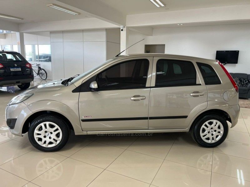 FORD FIESTA 1.6 MPI CLASS HATCH 8V 2010/2011 CIMIRRO AUTOMÓVEIS TAQUARA / Carros no Vale FORD FIESTA 1.6 MPI CLASS HATCH 8V 2010/2011 CIMIRRO AUTOMÓVEIS TAQUARA / Carros no Vale