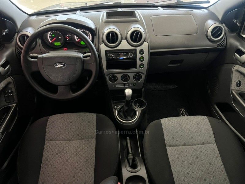 FORD FIESTA 1.6 MPI CLASS HATCH 8V 2010/2011 CIMIRRO AUTOMÓVEIS TAQUARA / Carros no Vale FORD FIESTA 1.6 MPI CLASS HATCH 8V 2010/2011 CIMIRRO AUTOMÓVEIS TAQUARA / Carros no Vale