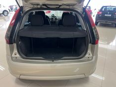 FORD FIESTA 1.6 MPI CLASS HATCH 8V 2010/2011 CIMIRRO AUTOMÓVEIS TAQUARA / Carros no Vale