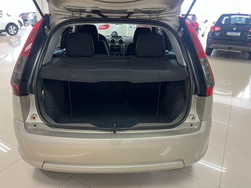 FORD FIESTA 1.6 MPI CLASS HATCH 8V 2010/2011 CIMIRRO AUTOMÓVEIS TAQUARA / Carros no Vale FORD FIESTA 1.6 MPI CLASS HATCH 8V 2010/2011 CIMIRRO AUTOMÓVEIS TAQUARA / Carros no Vale