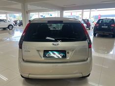FORD FIESTA 1.6 MPI CLASS HATCH 8V 2010/2011 CIMIRRO AUTOMÓVEIS TAQUARA / Carros no Vale