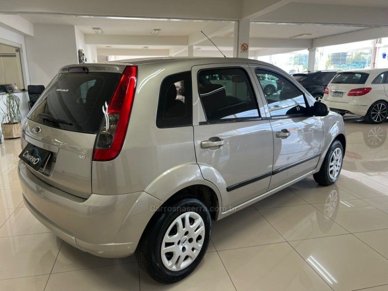 FORD FIESTA 1.6 MPI CLASS HATCH 8V 2010/2011 CIMIRRO AUTOMÓVEIS TAQUARA / Carros no Vale FORD FIESTA 1.6 MPI CLASS HATCH 8V 2010/2011 CIMIRRO AUTOMÓVEIS TAQUARA / Carros no Vale
