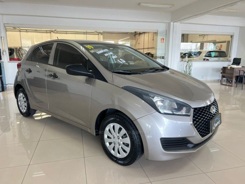 HYUNDAI HB20 1.0 UNIQUE 12V 2018/2019 CIMIRRO AUTOMÓVEIS TAQUARA / Carros no Vale HYUNDAI HB20 1.0 UNIQUE 12V 2018/2019 CIMIRRO AUTOMÓVEIS TAQUARA / Carros no Vale