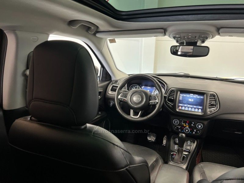 JEEP COMPASS 2.0 16V TRAILHAWK 4X4 2017/2018 ÓTIMA CAR FLORES DA CUNHA / Carros no Vale